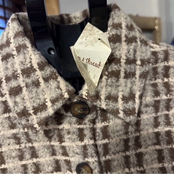 Tan Plaid OVERSIZED Shacket button down shirt Women’s Size S - Picture 4 of 7